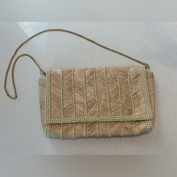 RARE Anthropologie Boho Raffia Pearl-Embellished Clutch, Like New with Chain - Picture 3 of 7